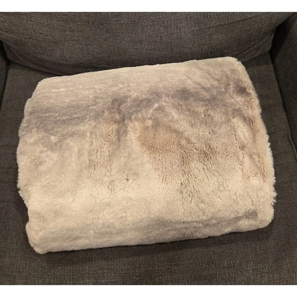 Mon Chateau Luxury Collection Faux Fur Throw Blanket Tan 60 X 70 New